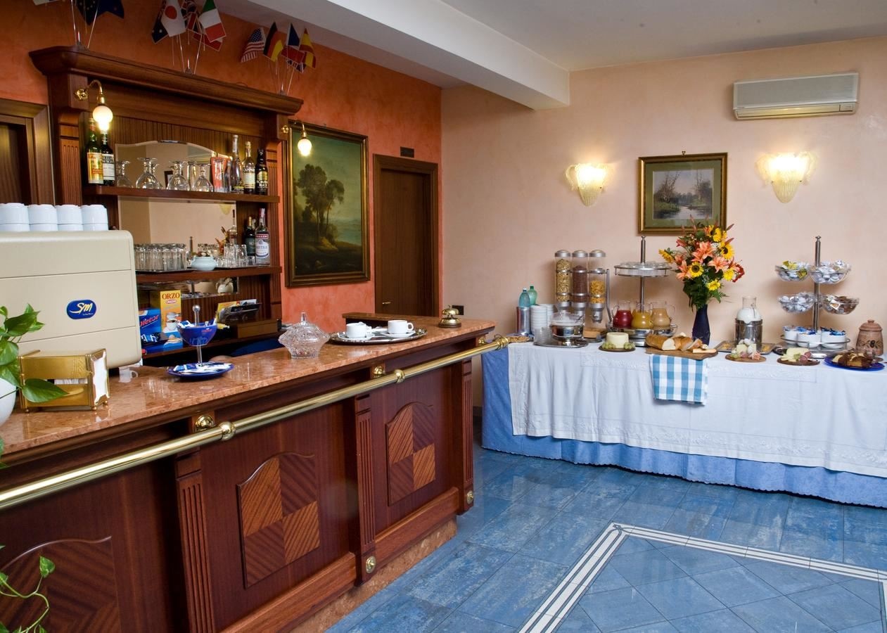 restaurants-breakfast-room