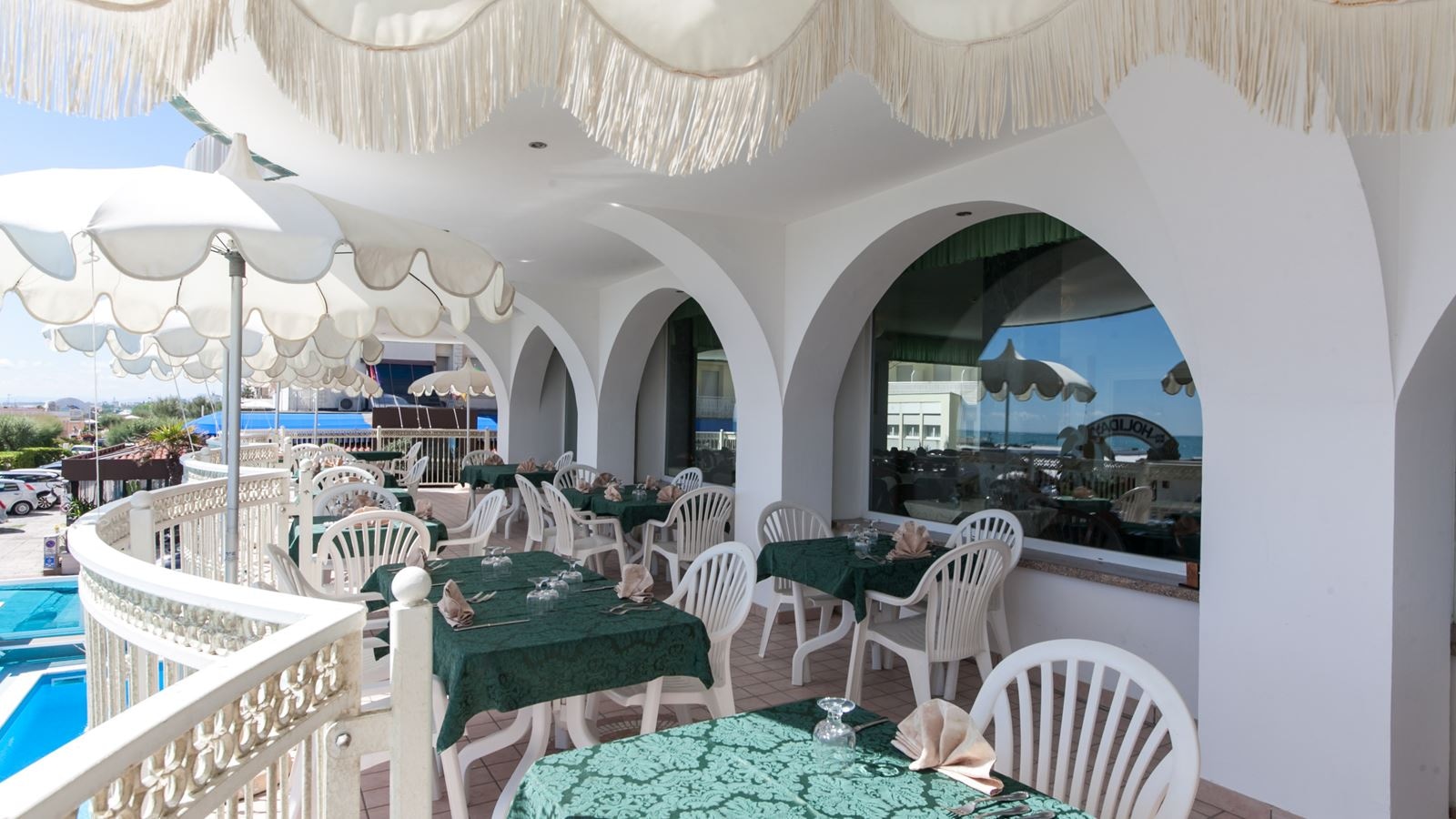 restaurants-restaurant