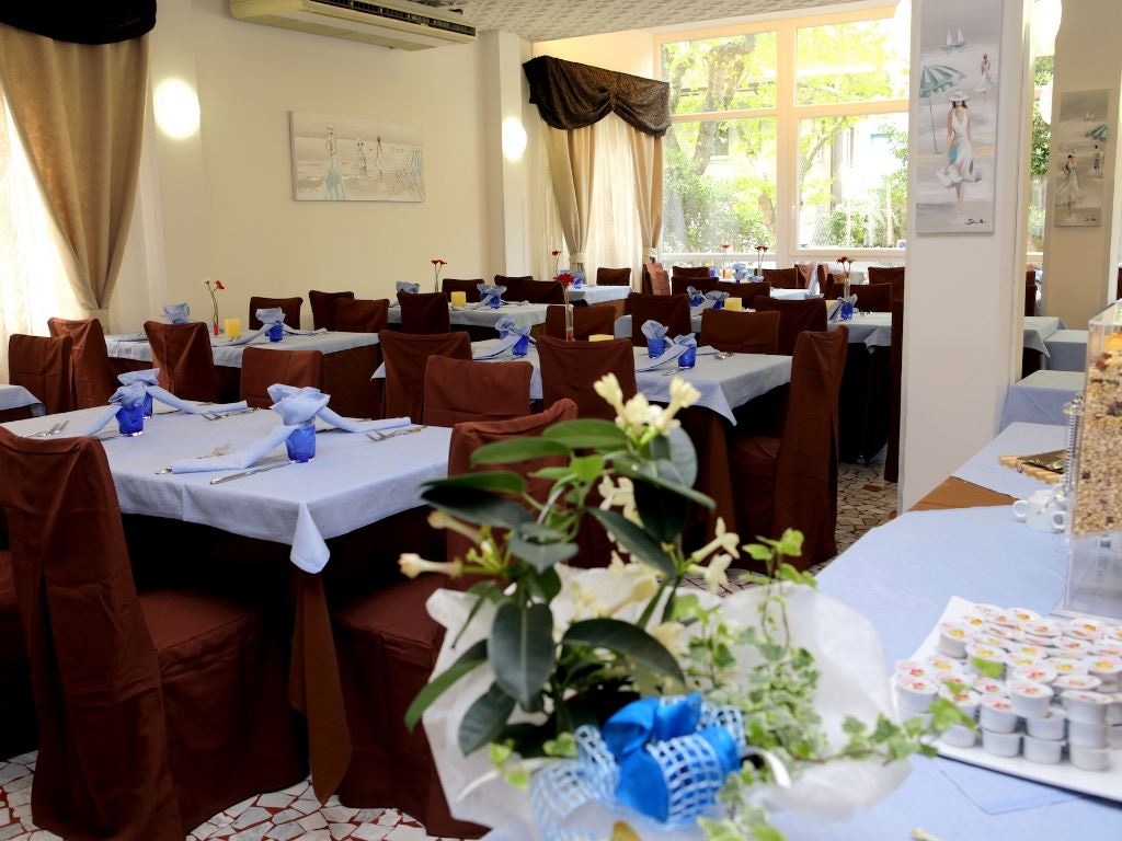 restaurants-restaurant