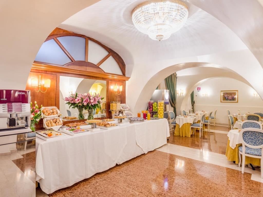 restaurants-breakfast-room