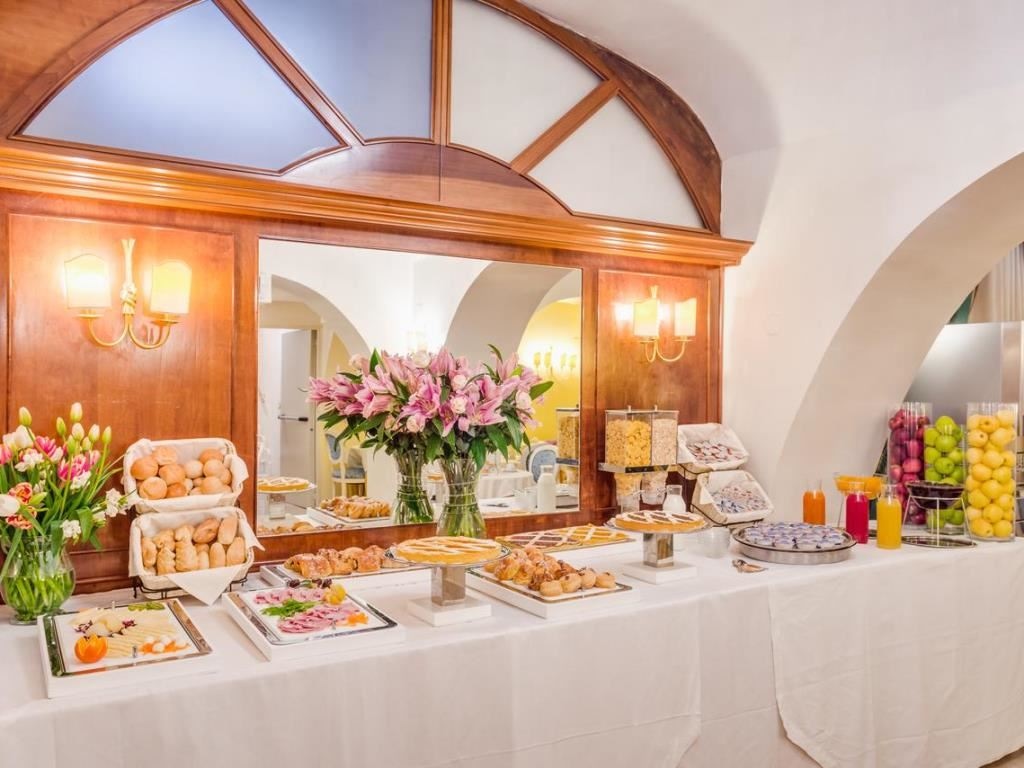 restaurants-breakfast-room