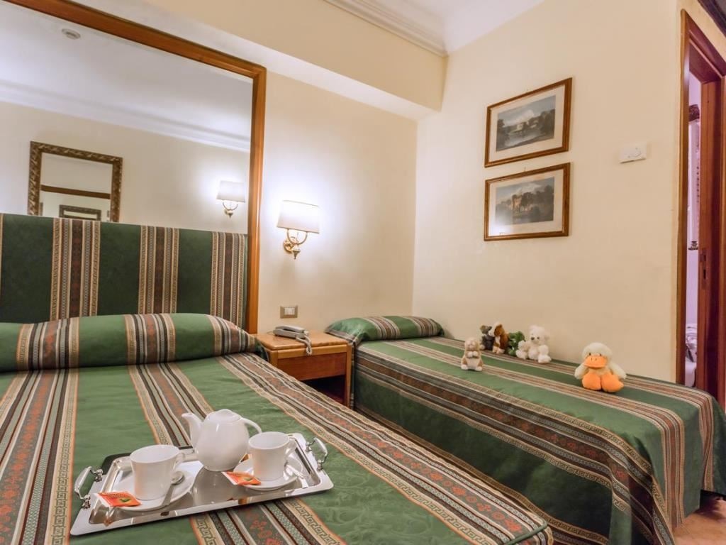 rooms-standard-room-triple