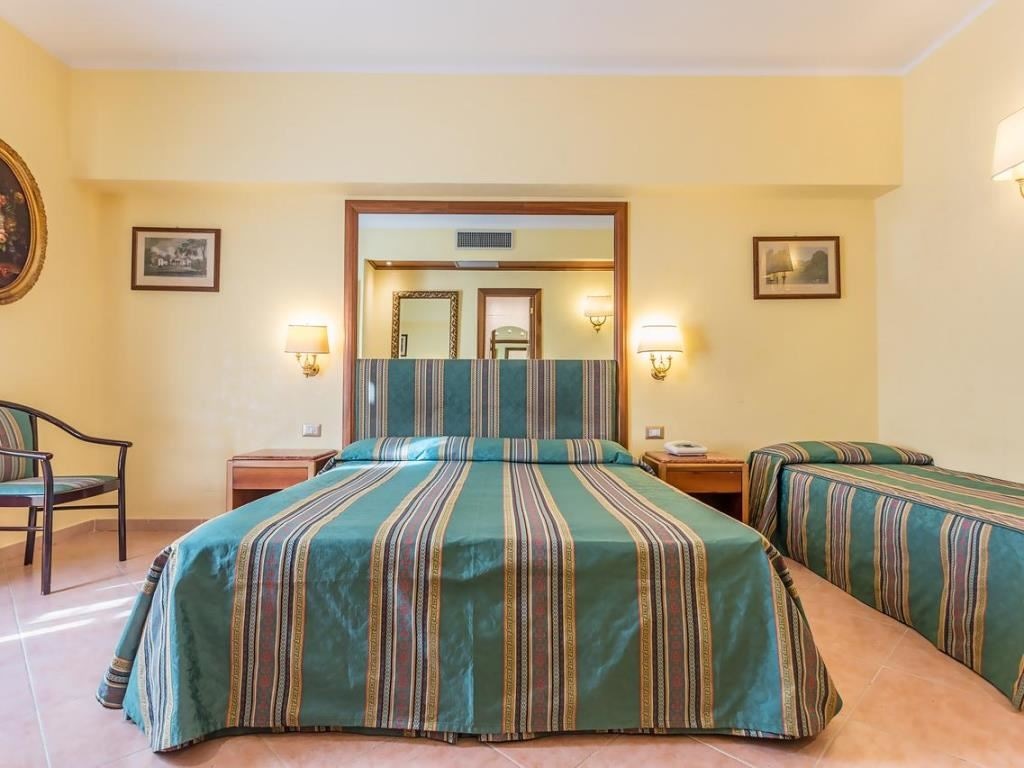 rooms-standard-room-triple