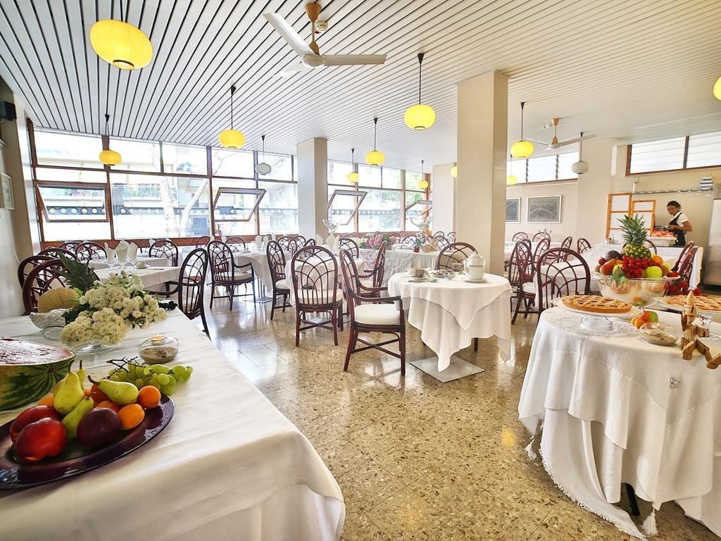 restaurants-restaurant