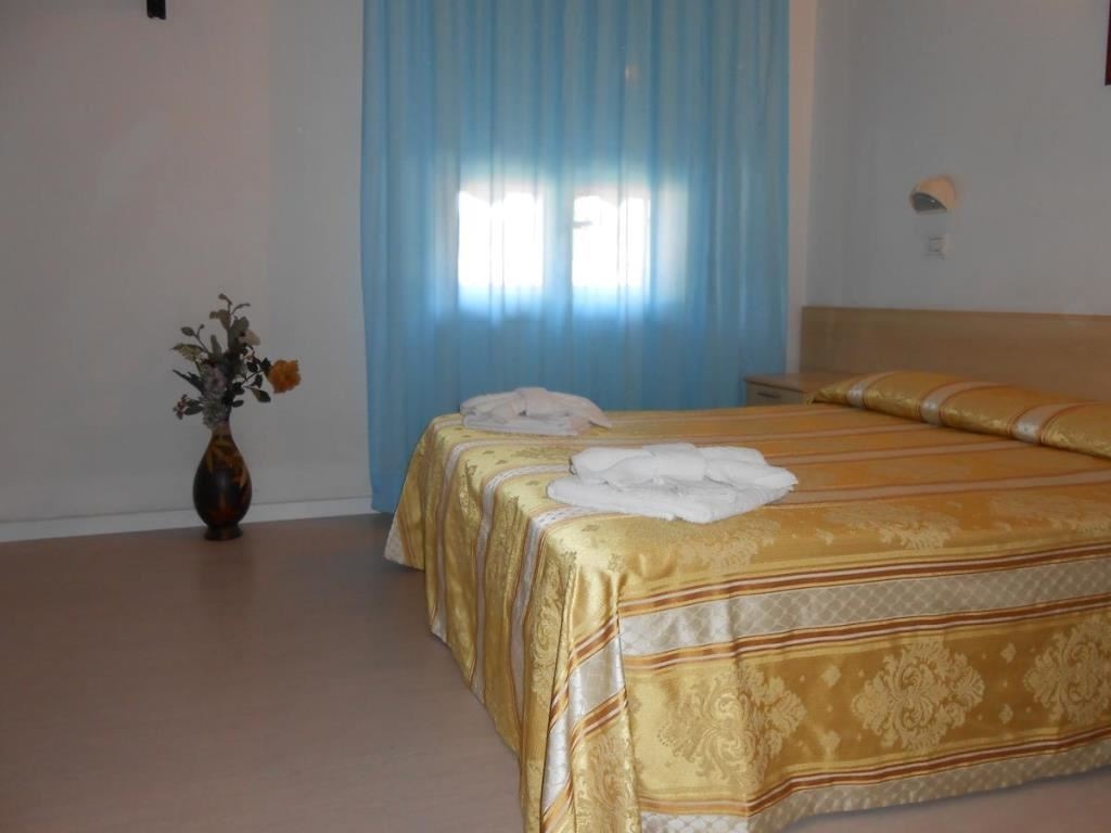 rooms-standard-room-double-single-use