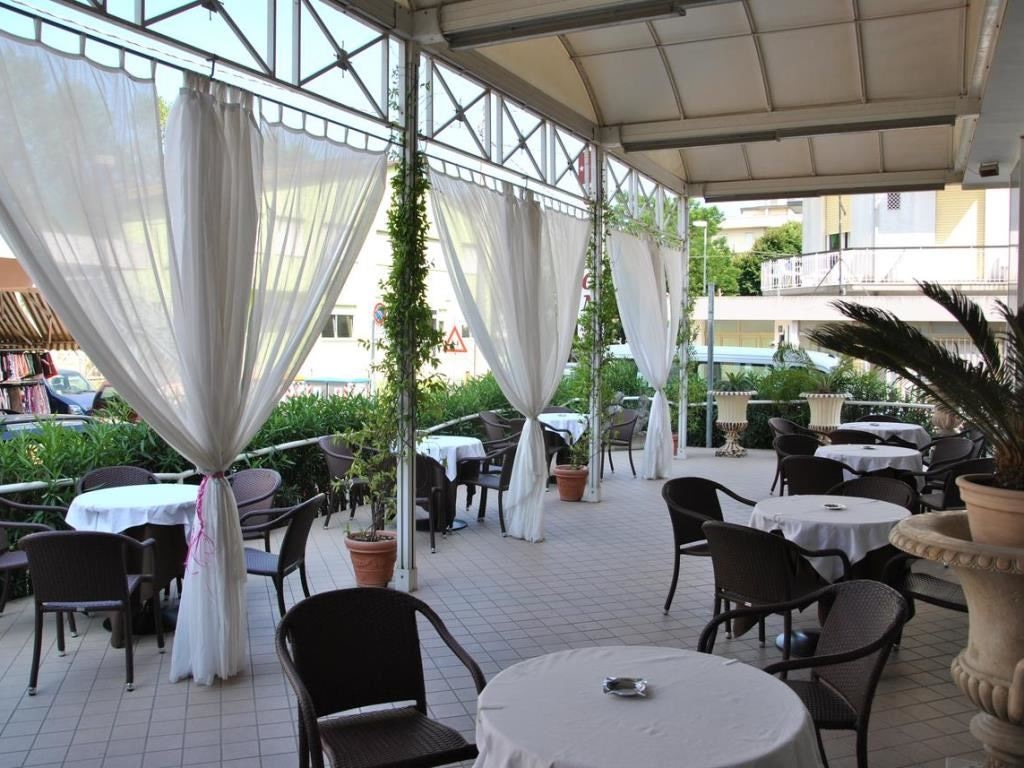 restaurants-restaurant