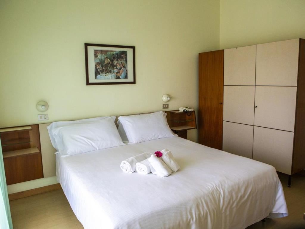 rooms-standard-room-with-balcony