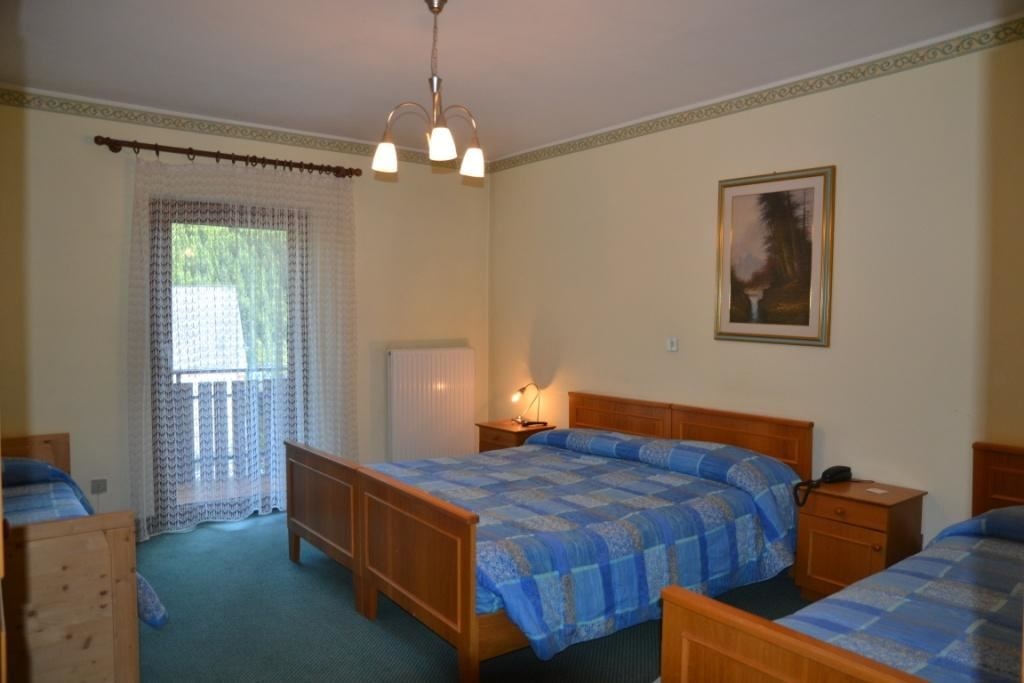 rooms-standard-room-4-pax