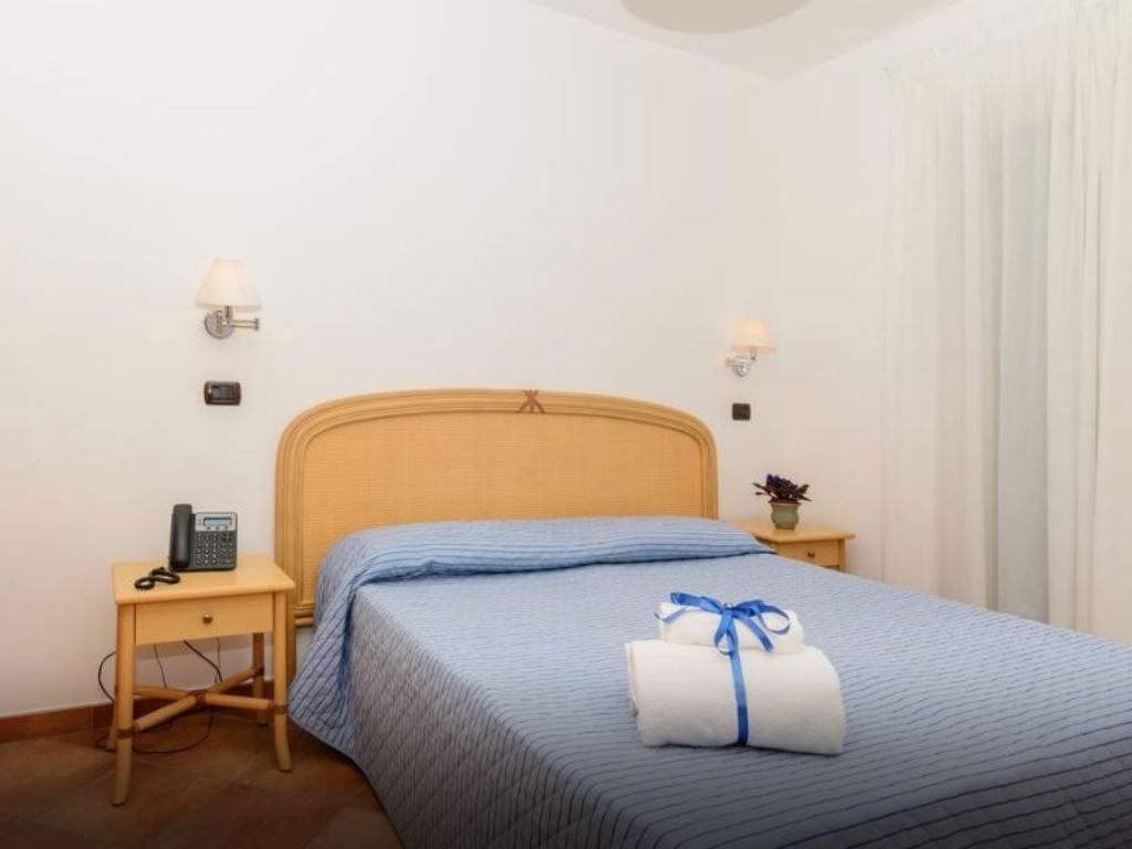 rooms-studio-with-balcony-or-terrac