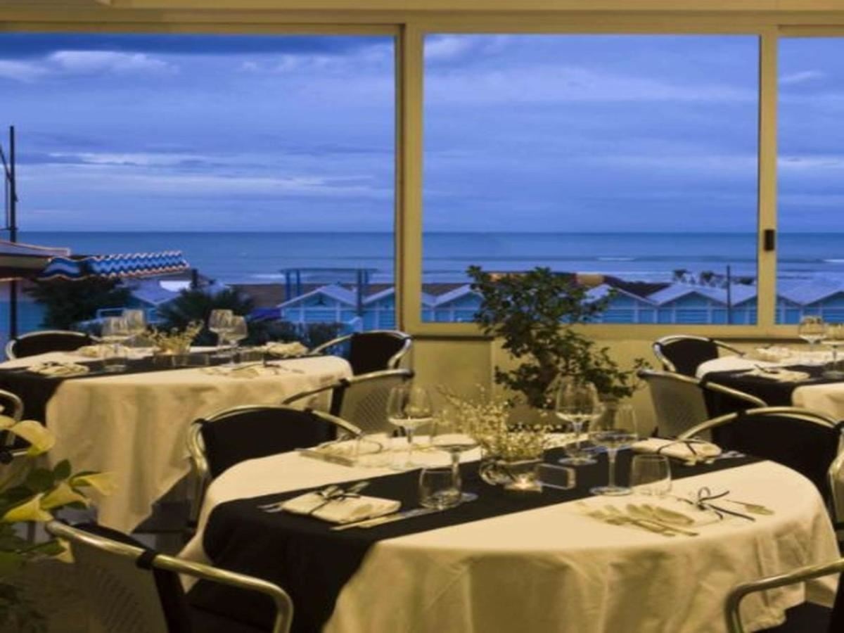 restaurants-restaurant