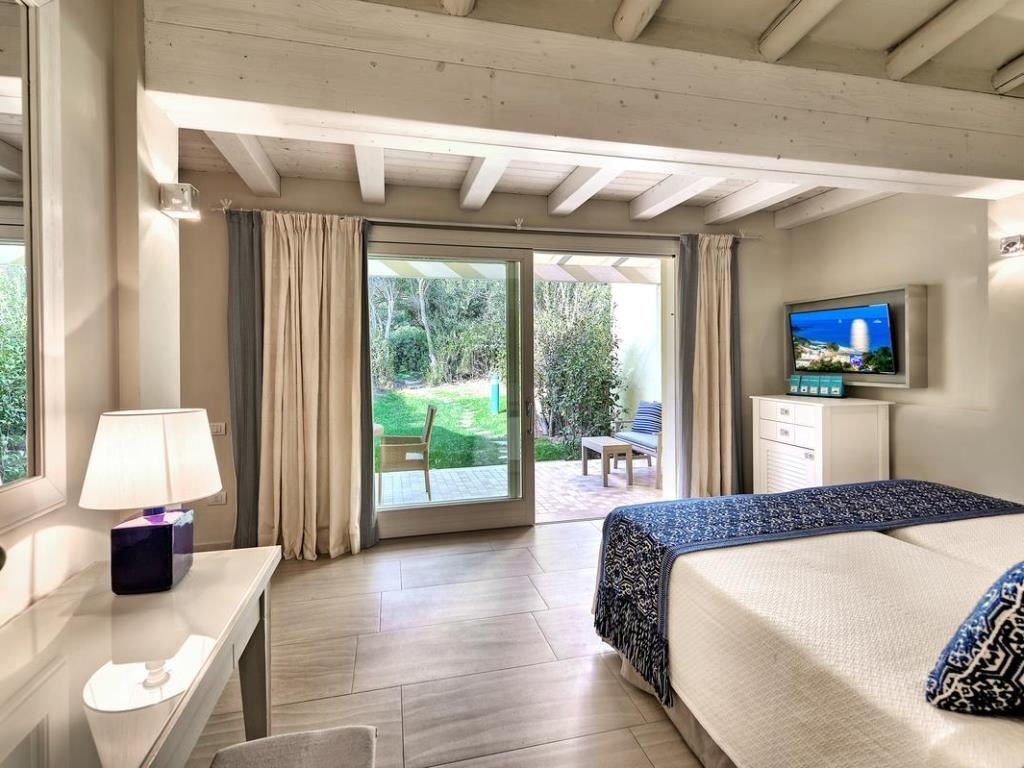 rooms-superior-room-garden-view-with-terrace