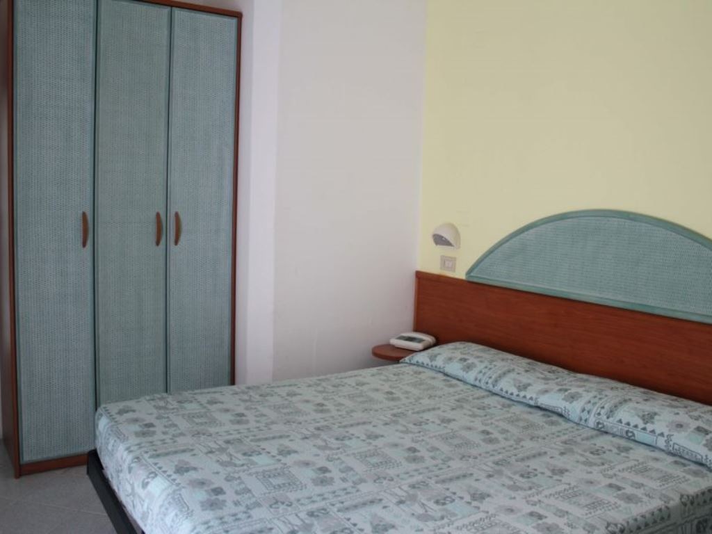 rooms-standard-room-with-balcony