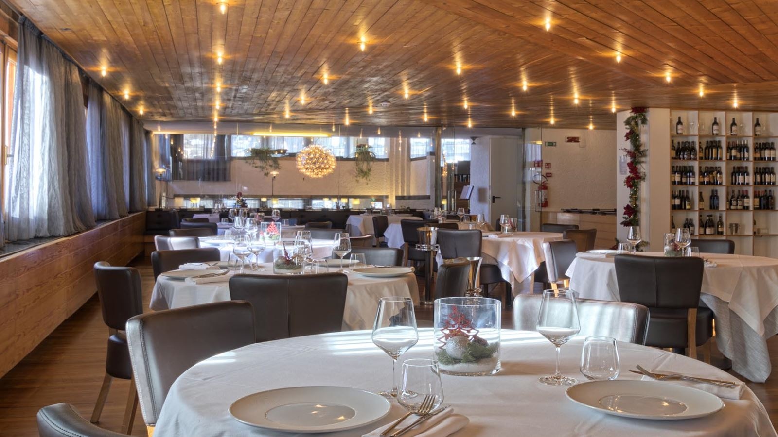 restaurants-restaurant