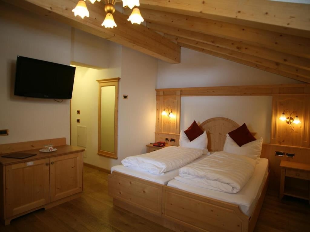 rooms-superior-room-with-balcony