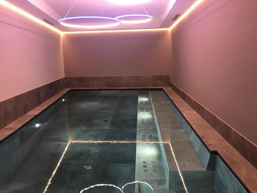 pools-indoor-pool