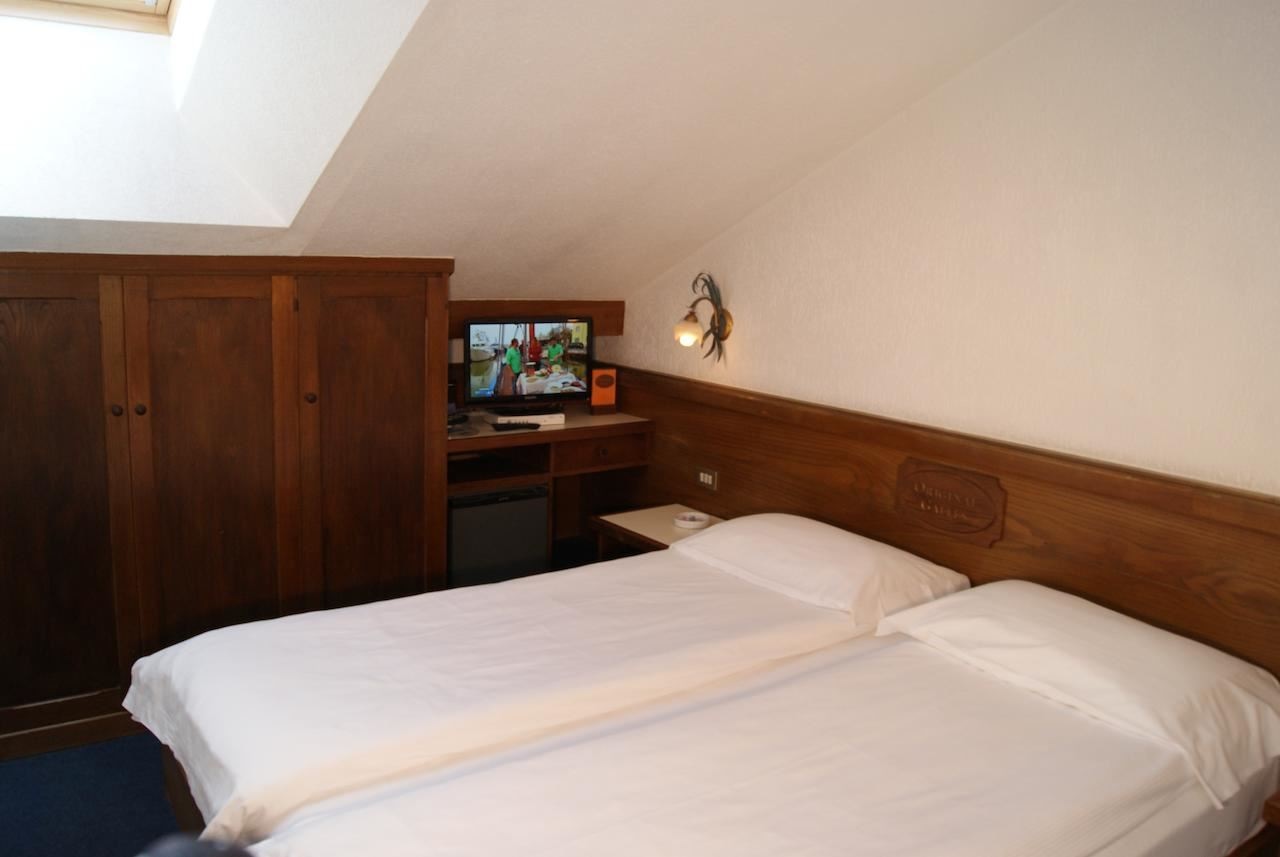 rooms-economy-double-room