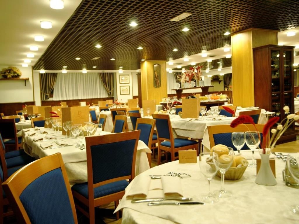 restaurants-restaurant