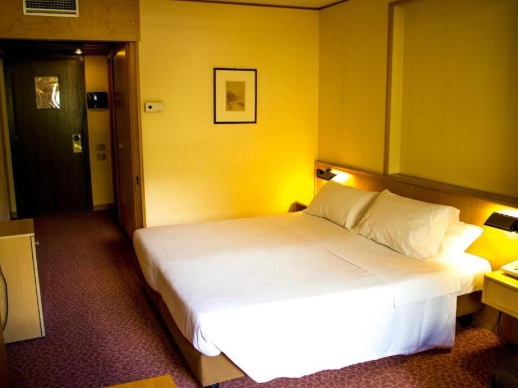 rooms-standard-room-double-single-use