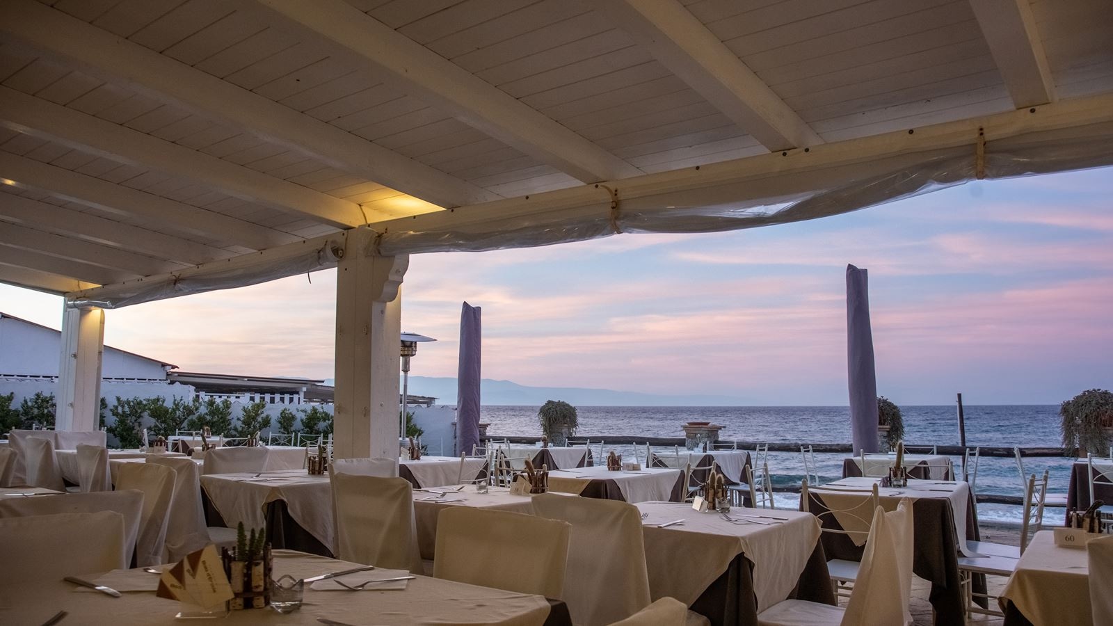 restaurants-restaurant