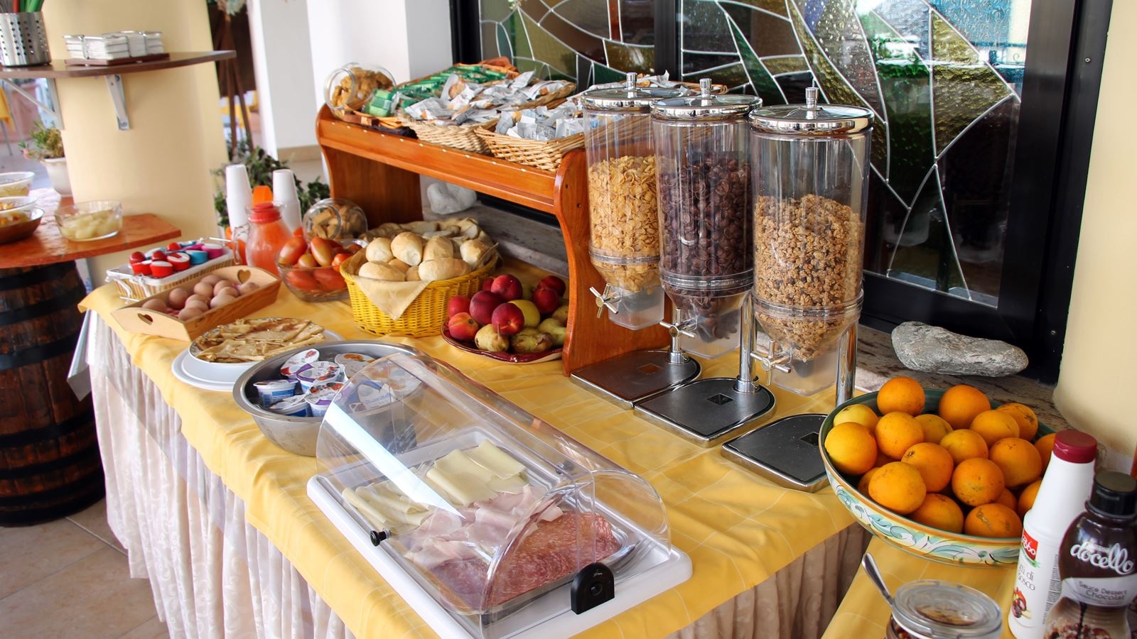 restaurants-restaurant