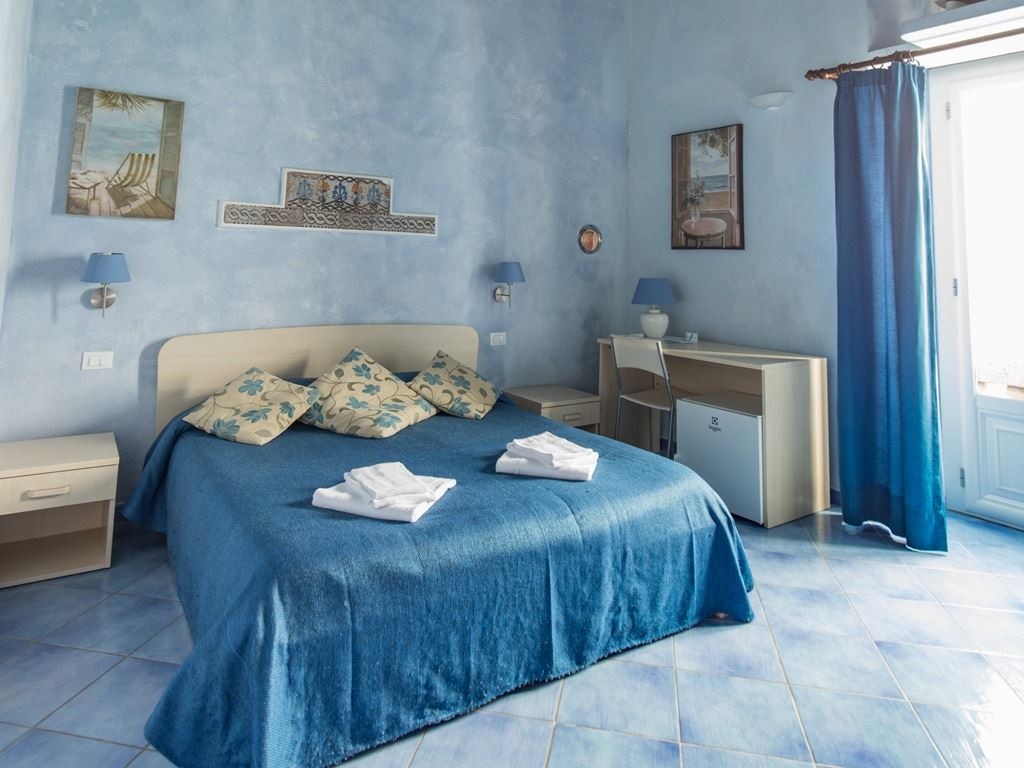 rooms-double-room-sea-view