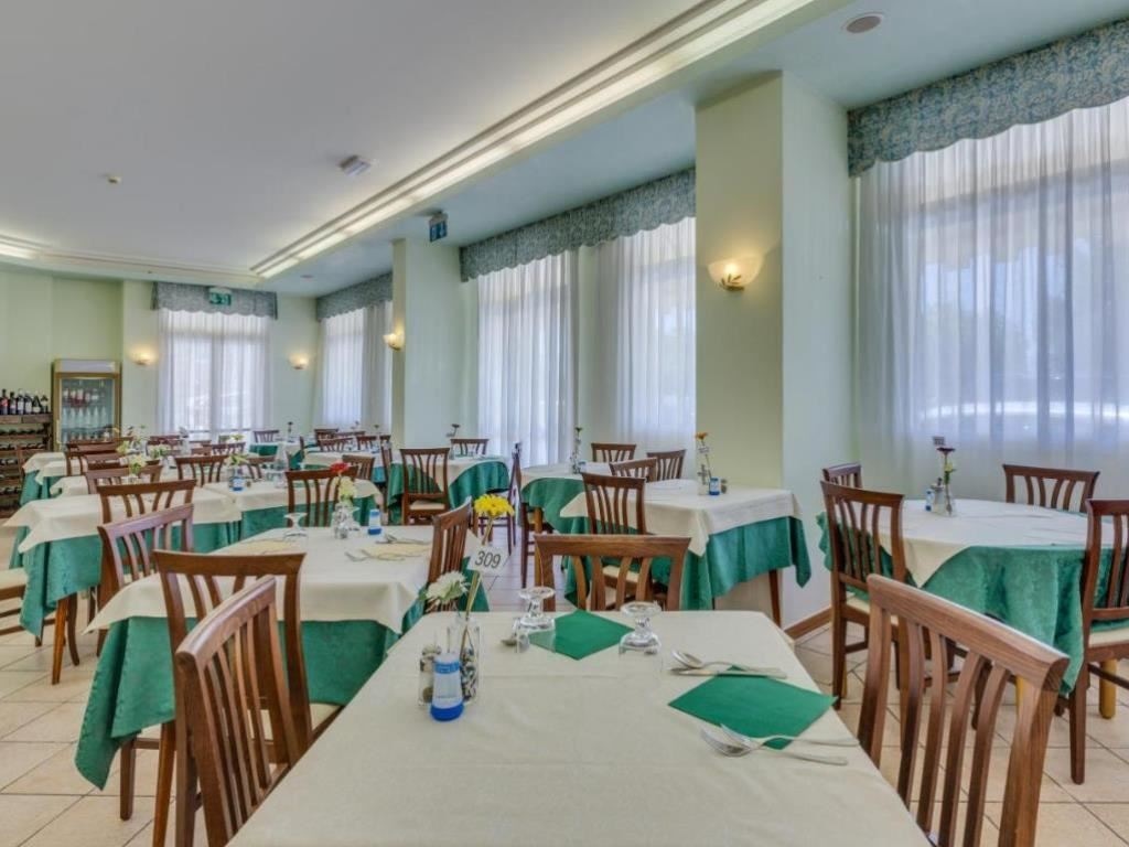 restaurants-restaurant