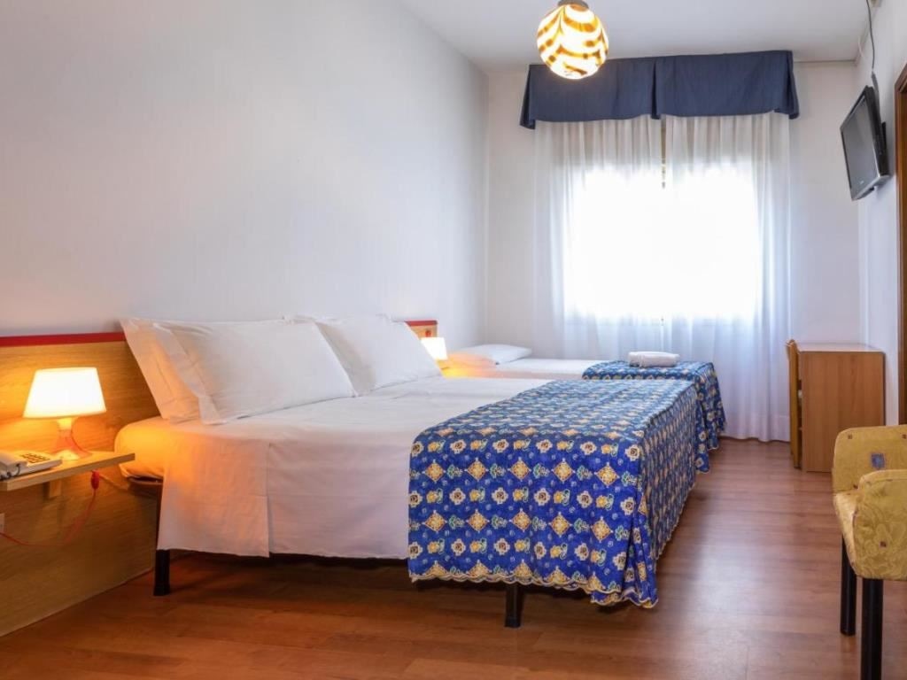 rooms-standard-room-no-balcony