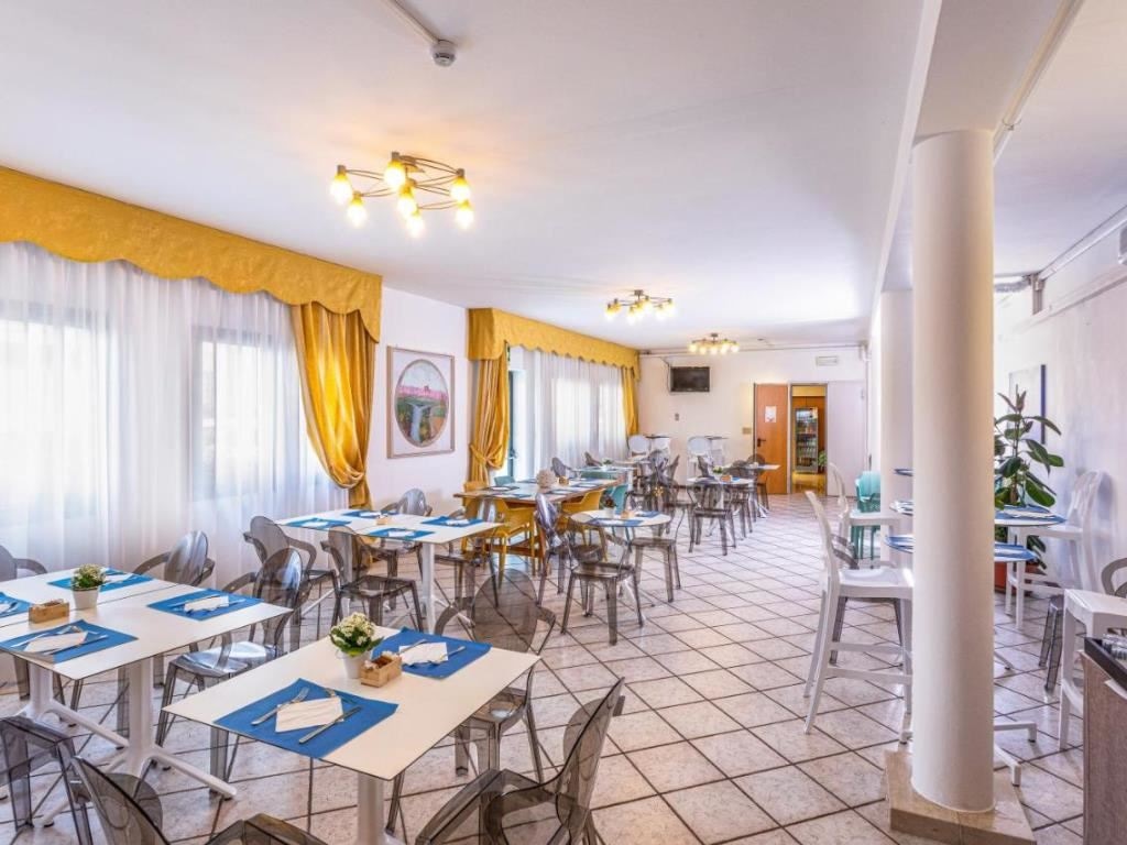 restaurants-breakfast-room