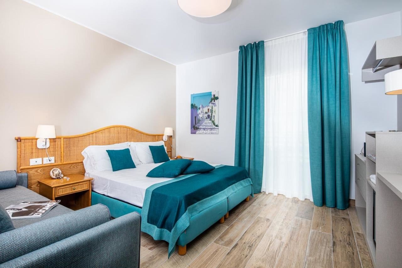 rooms-standard-double-balcony-side-sea-view