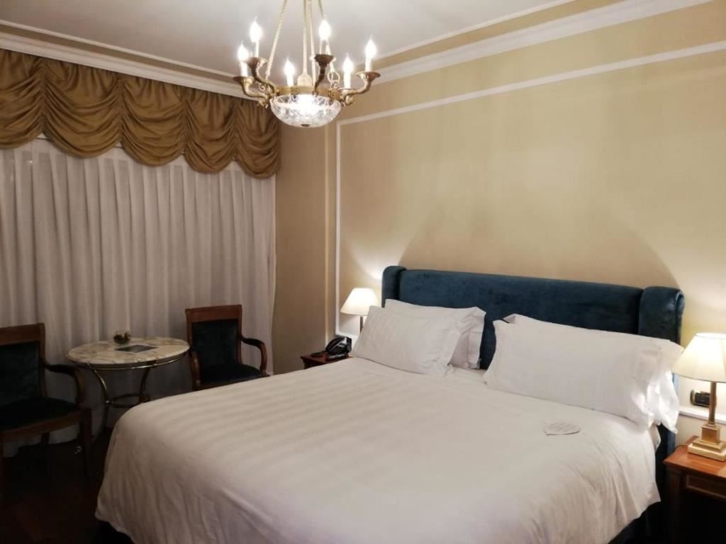 rooms-deluxe-double-room