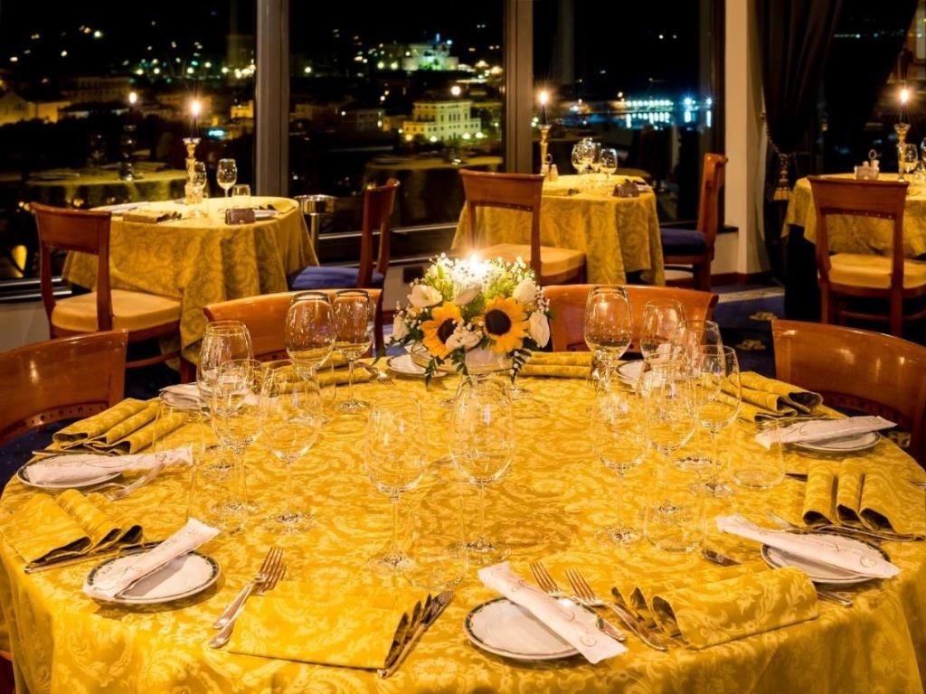 restaurants-restaurant