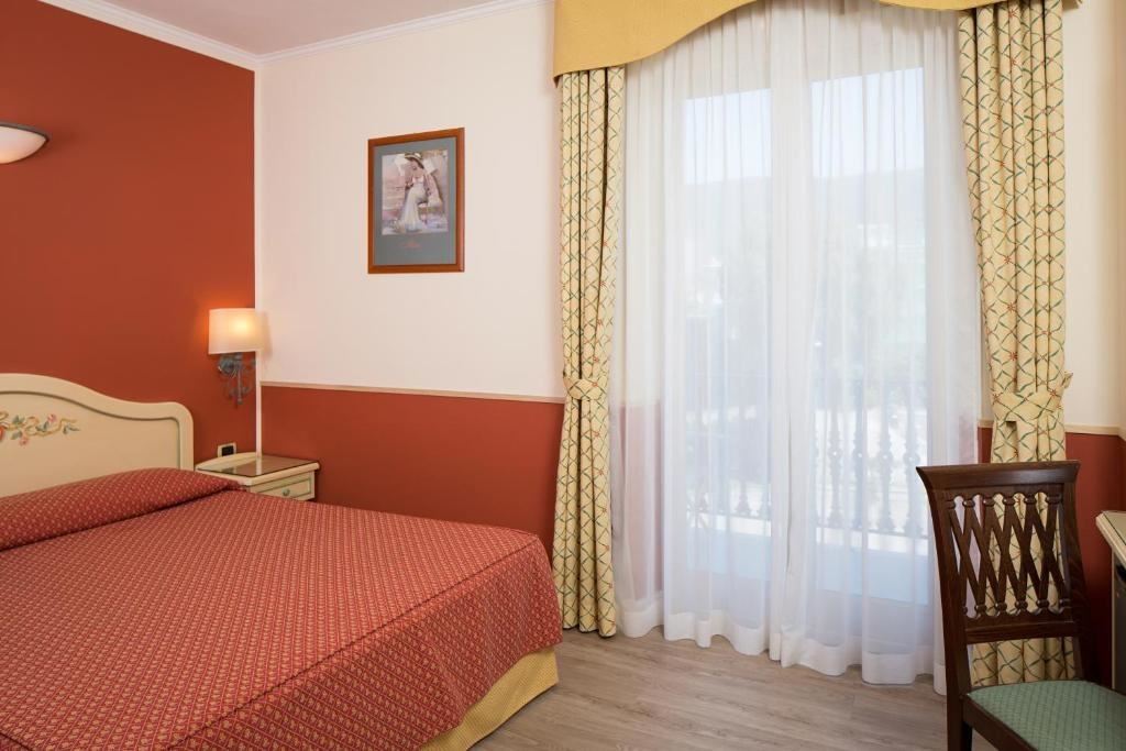 rooms-doppia-deluxe-vista-mare-laterale