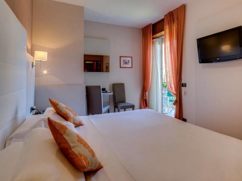 rooms-standard-double-room