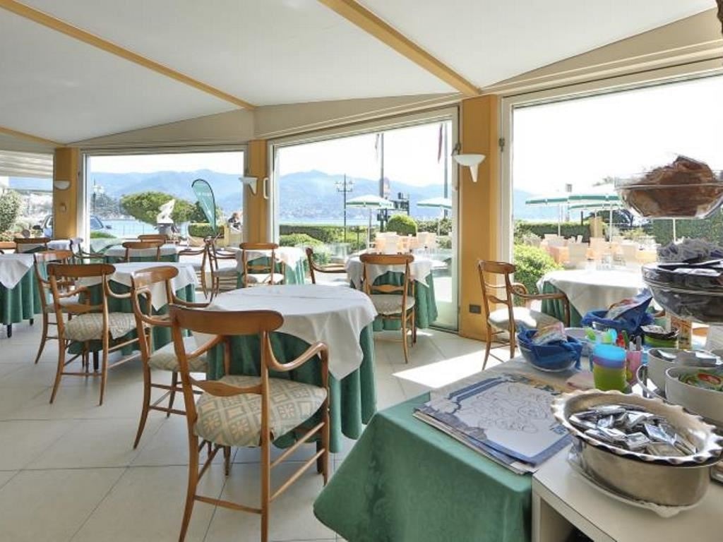 restaurants-restaurant