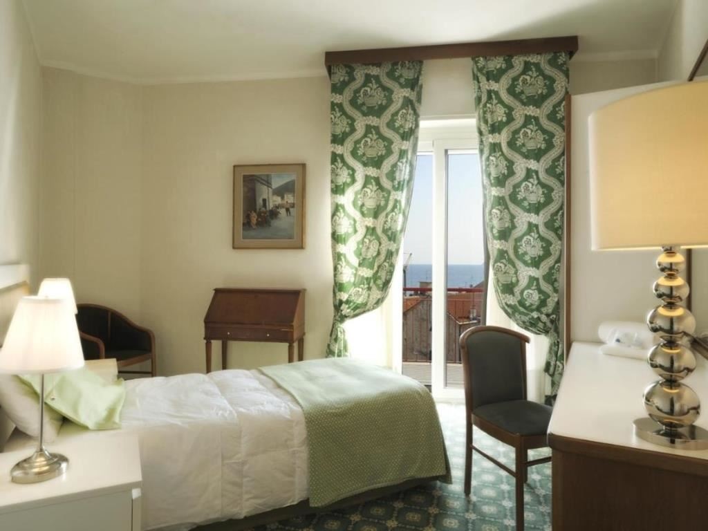 rooms-seaview-double-room