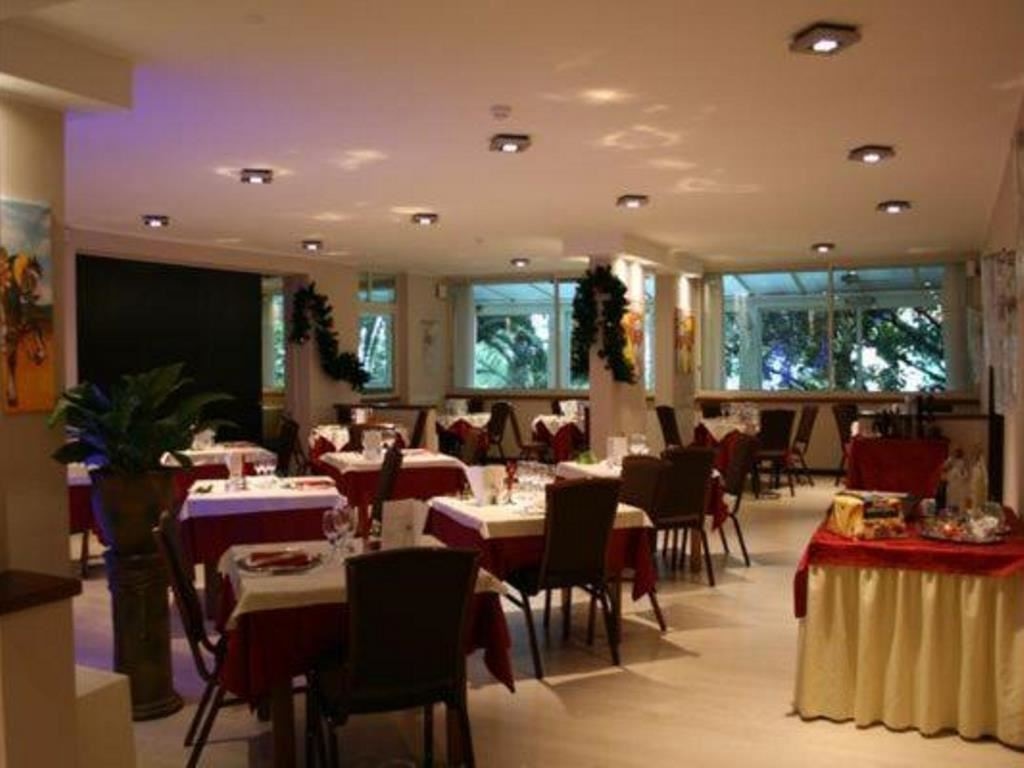 restaurants-restaurant