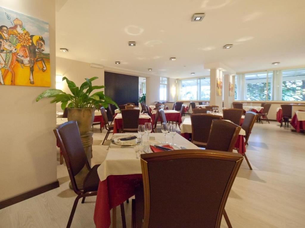 restaurants-restaurant