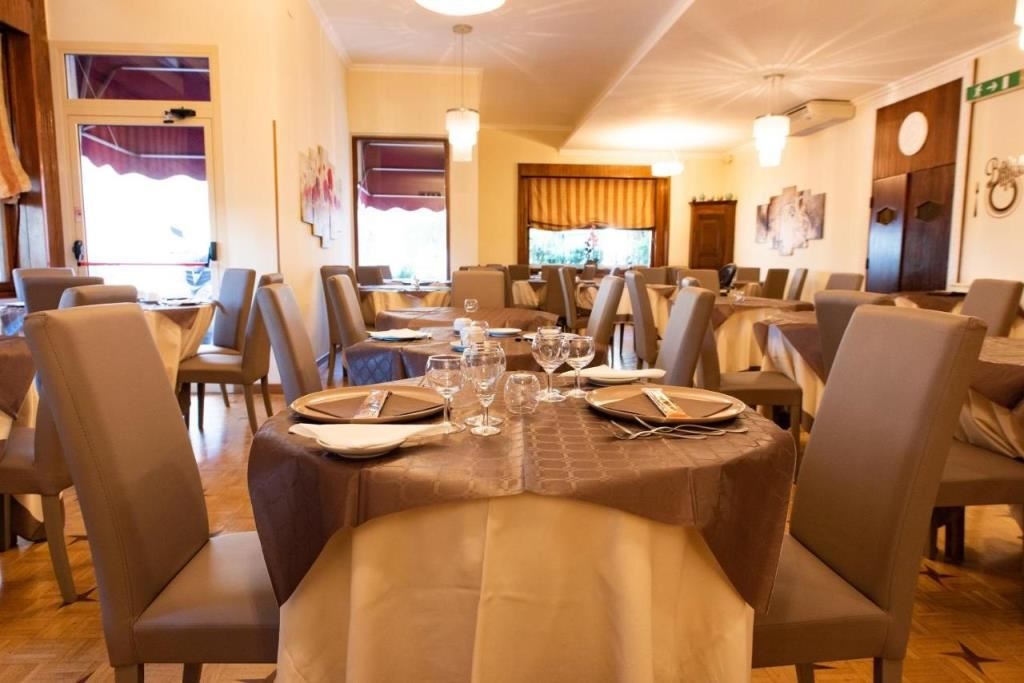 restaurants-restaurant