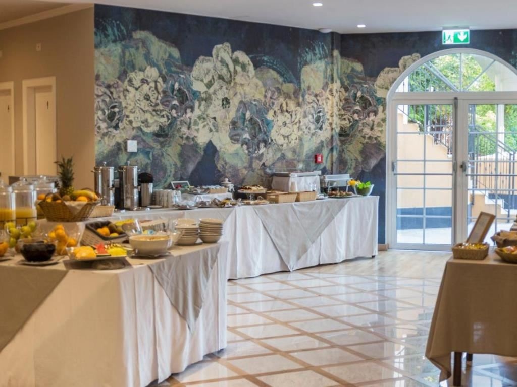 restaurants-restaurant