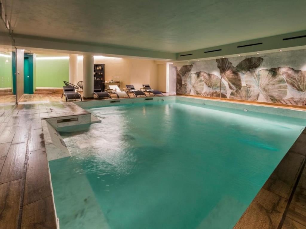 pools-indoor-pool