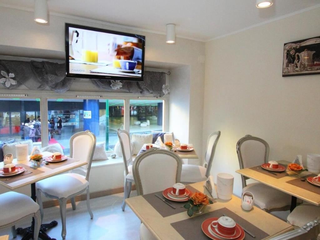 restaurants-restaurant