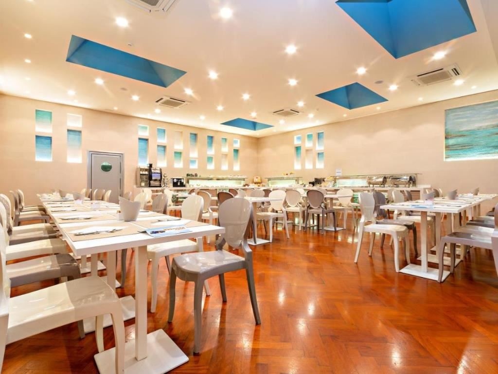 restaurants-restaurant