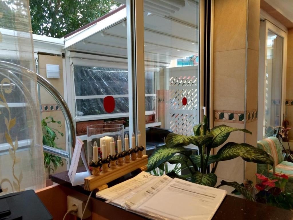 restaurants-restaurant