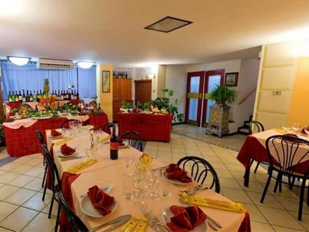 restaurants-restaurant