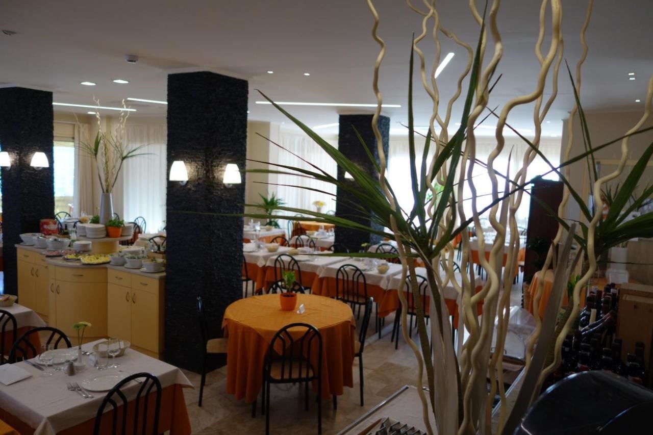 restaurants-restaurant