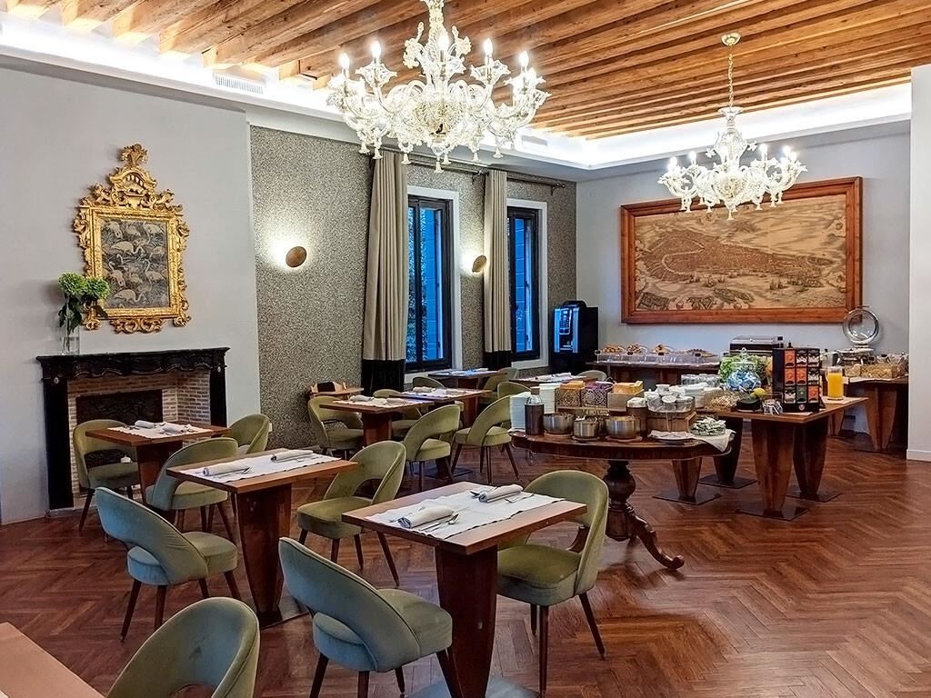 restaurants-breakfast-room