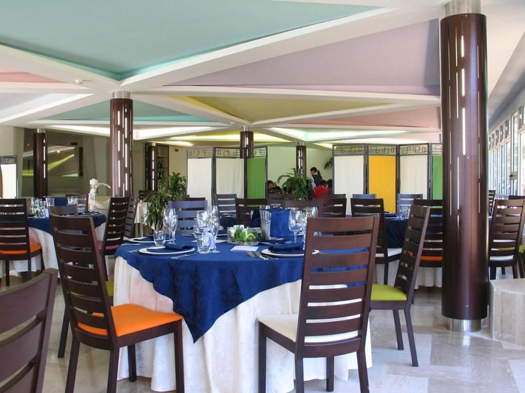 restaurants-restaurant