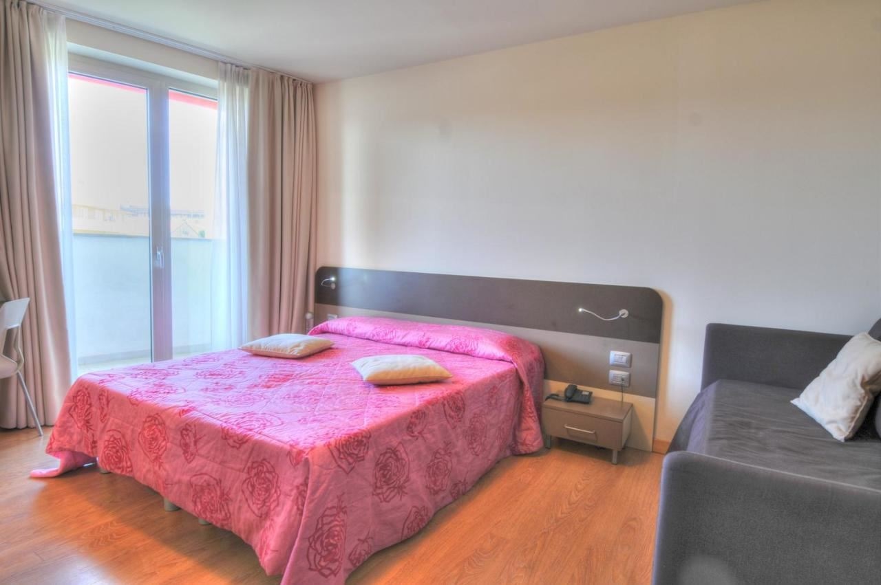 rooms-standard-room-balcony