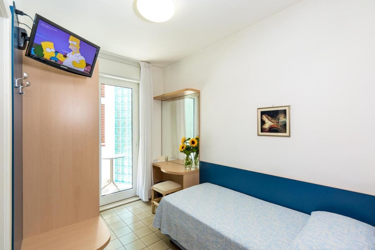 rooms-basic-single-room