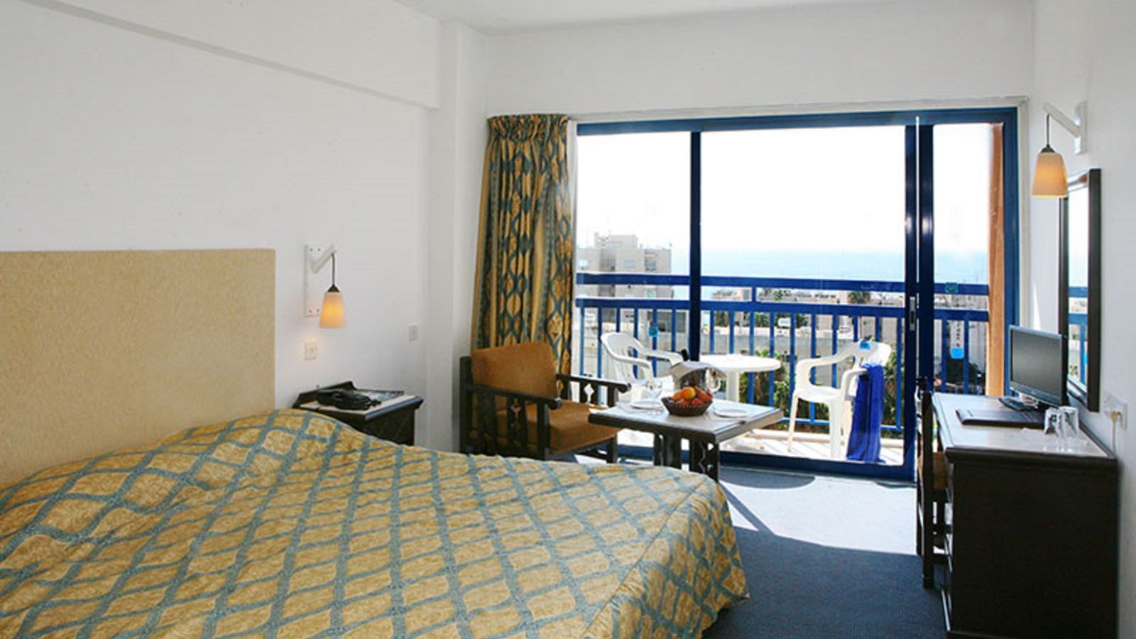 rooms-standard-room-balcony